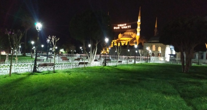Ramazanın ilk akşamı Sultanahmet Meydanı boş kaldı