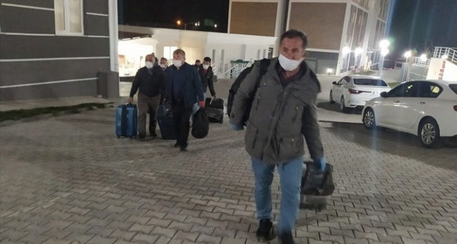 Sırbistan'dan getirilen 94 Türk yurttaşı Kütahya'da yurtlara yerleştirildi