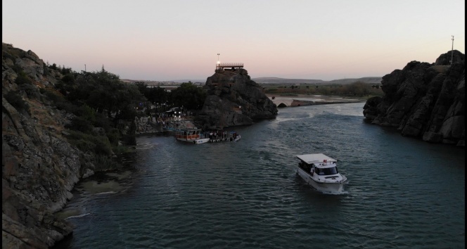 Bakan Kurum’dan tarihi bölgede tekne turu