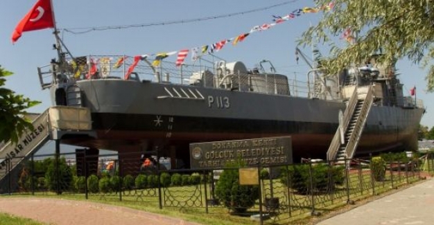 Gölcük’teki Savaş Gemisi Yarhisar Müze’ye Çok Sayıda Ziyaretçi Geliyor