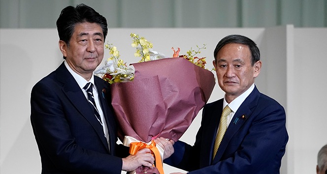 Abe koltuğu devretti, Japonya'nın yeni Başbakanı Yoshihide Suga oldu