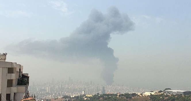 Beyrut Limanı'nda korkutan yangın