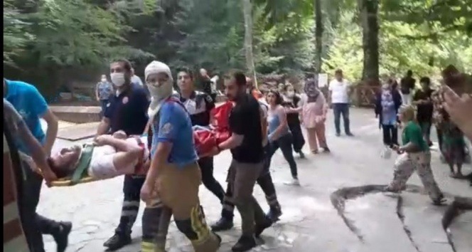 Bursa'da şelalede fotoğraf çektirmek isteyen sağlıkçı kayalıklardan düştü