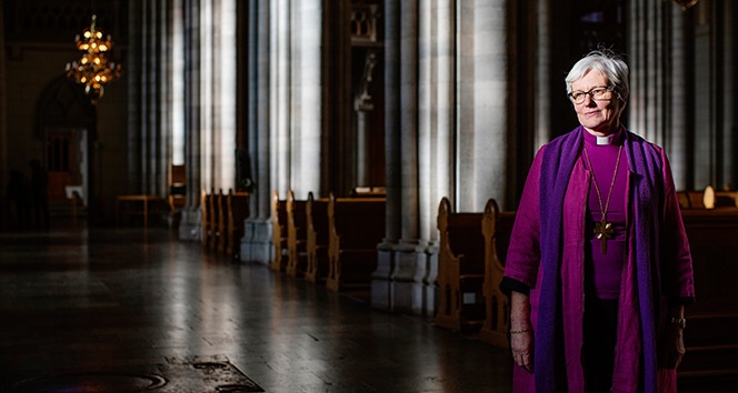 İsveç Kilisesi Başpiskoposu Jackelen’den Kuran’ı Kerim’in yakılmasına tepki