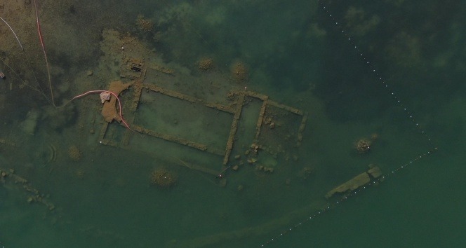 İznik Gölü çekilince 1500 yıllık bazilika ortaya çıktı