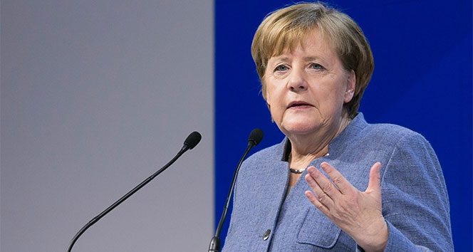 Merkel: 'Önlem alınmazsa yeni yılda Fransa'daki vaka sayısına ulaşırız'