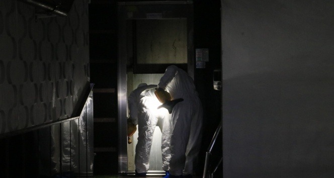 Sipariş getirdiği apartmanın 9’uncu katından asansör boşluğuna düşen paketçi öldü