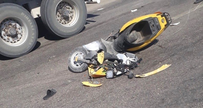 Tırla çarpışan motosikletteki 4 yaşındaki çocuk hayatını kaybetti