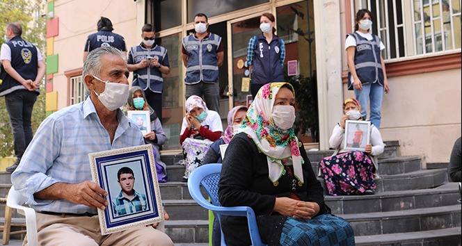 HDP önündeki annelerin çığlığı diğer aileleri harekete geçirmeye devam ediyor
