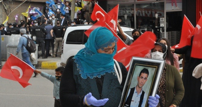 Şırnak anneleri HDP binasını 'Kahrolsun PKK' sloganları ile inletti