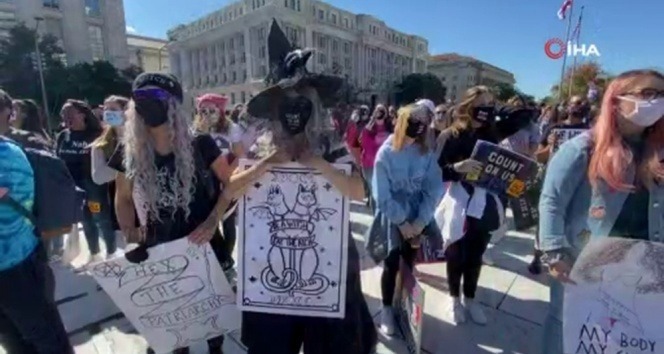 Washington’da kadınlardan Trump ve Barret karşıtı protesto