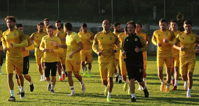 Yeni Malatyaspor'da 4 futbolcunun testi pozitif çıktı