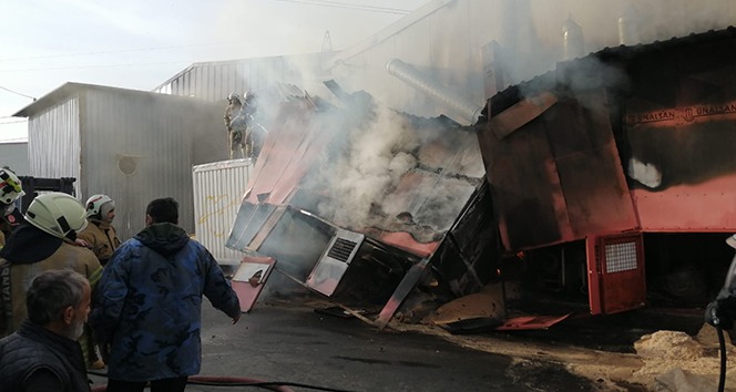 Ataşehir'de mobilya fabrikasında korkutan yangın