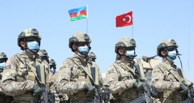 Azerbaycan ordusu Kelbecer’e girdi