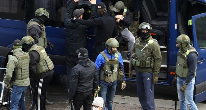 Belarus'ta binden fazla gösterici gözaltına alındı