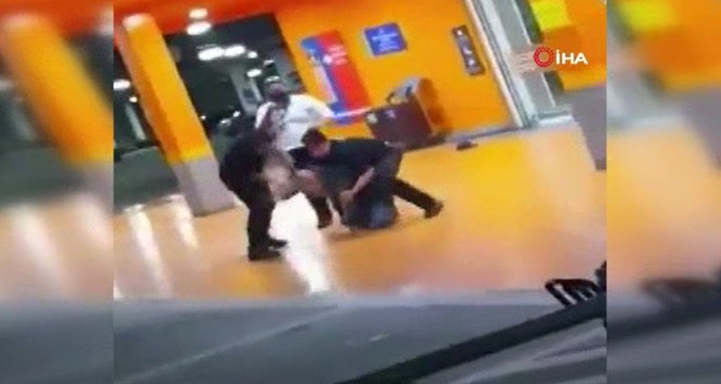 Brezilya’daki süpermarkette siyahi bir adam dövülerek öldürüldü