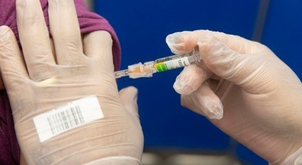 Oxford Üniversitesinin Covid-19 aşısı yüzde 70 koruma sağladı