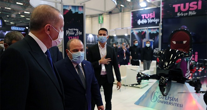 Cumhurbaşkanı Erdoğan, uçan araba TUSİ’yi inceledi