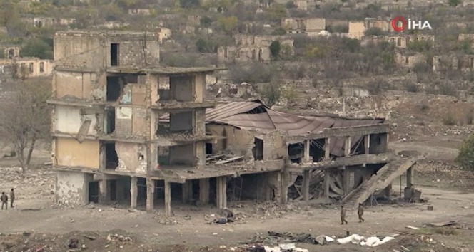 Ermeniler, Ağdam şehrinden yakıp yıkarak çekildi