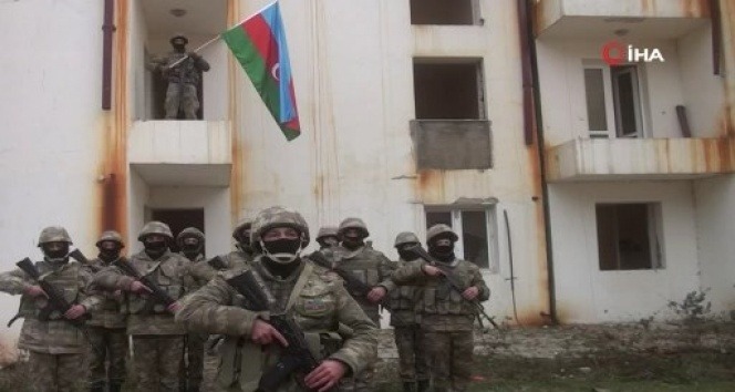 Ermenistan işgalinden kurtarılan Kelbecer'e Azerbaycan bayrağı dikildi