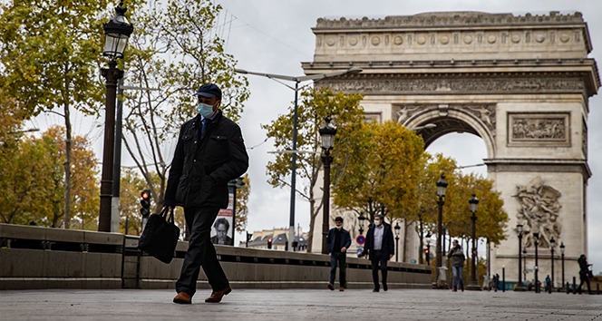 Fransa’da son 24 saatte 35 bin 641 yeni vaka