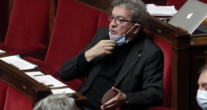 Fransa'da solcu lider Melenchon'dan hükümete 'güvenlik yasasını çöpe at' çağrısı