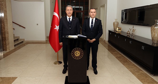 Bakan Akar, Türkiye’nin Bağdat Büyükelçiliği'ni ziyaret etti