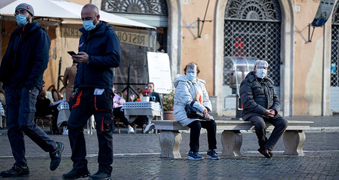 İtalya'da son 24 saatte koronadan 522 ölüm