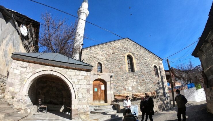 9 Ένα από το τζαμί της Αγίας Σοφίας της Τουρκίας στο Gumushane