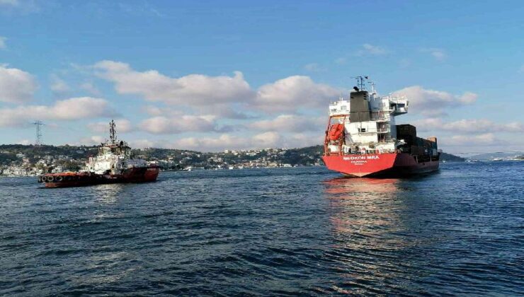 İstanbul Boğazı’nda gemi sürüklendi