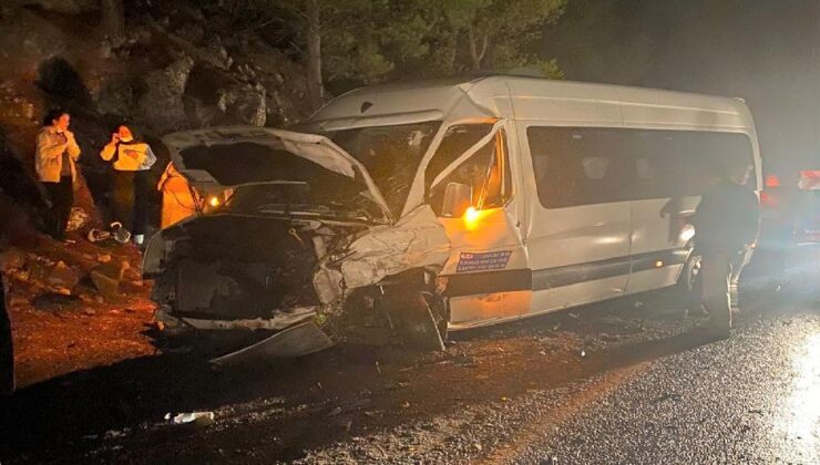 Kahramanmaraş’ta trafik kazası: 15 yaralı