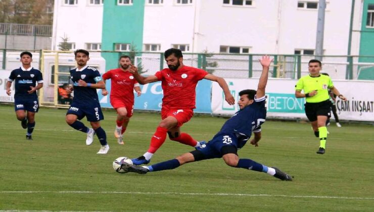 TFF 2. Lig: Sivas Belediyespor: 2 – Somaspor: 3