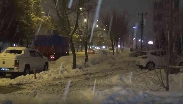 Aksaray’da kar yağışı kenti yeniden beyaza bürüdü