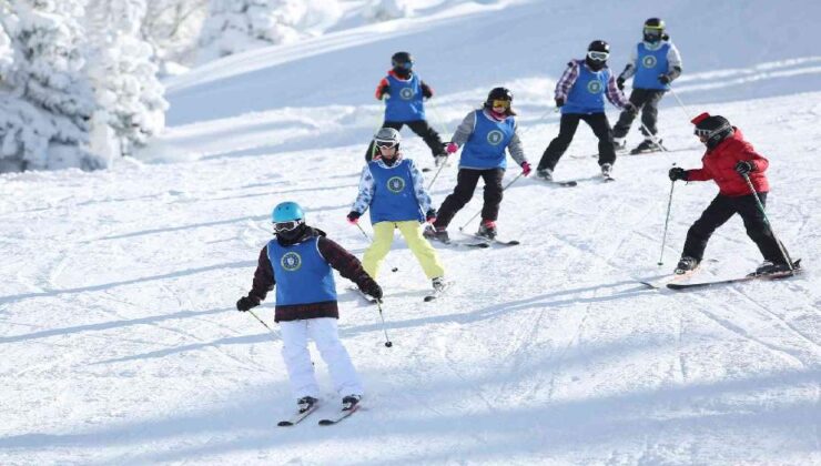 Bursa Büyükşehir Belediyespor Kayak-Snowboard Kampları’nda ilk dönem tamamlandı