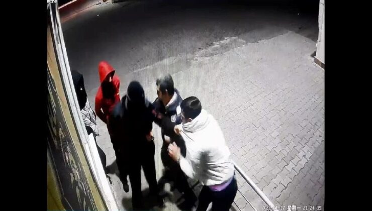 Diyarbakır’da bıçakla vatandaşları gasp eden 3 kişi, polis ekiplerince yakalandı