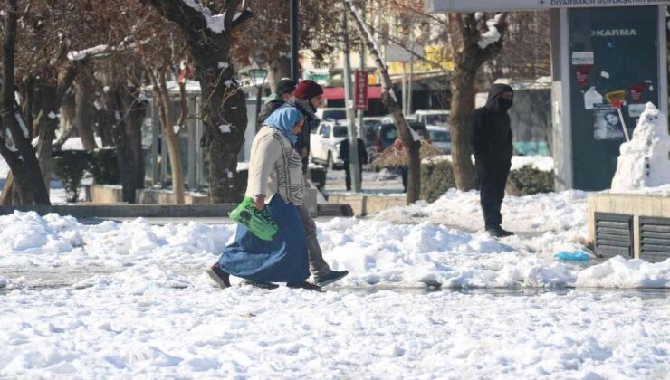Kar yağışında 300 kişi yaralandı, el bilekleri ve kalça kırık vakaları başı çekti