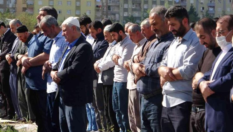 Diyarbakır’da halk yağmur duasına çıktı