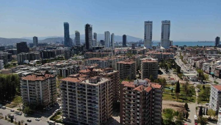 İzmir’in ağır hasarlı bina raporu: Yıkılması gereken 122 bina kaldı