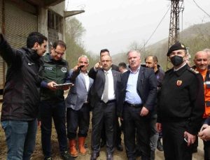 Vali Ustaoğlu çamur afetinin yaşandığı bölgede incelemelerde bulundu