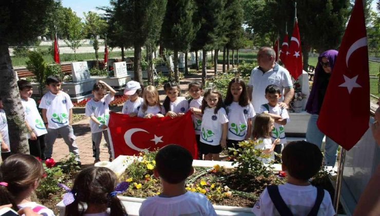 Bursa’da ilkokul öğrencilerinden şehitliğe ziyaret